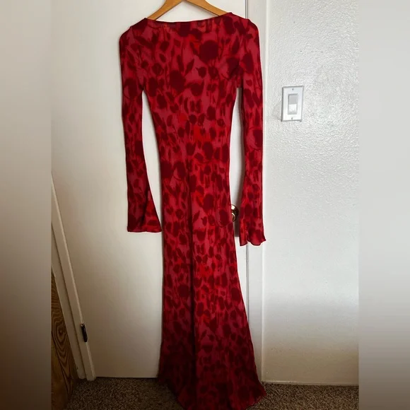 Realisation Par Red Floral Long-Sleeve Sheath Dress - Picture 2 of 7